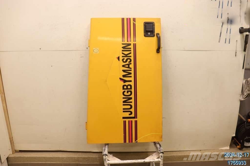 Ljungby L 12 Кабина