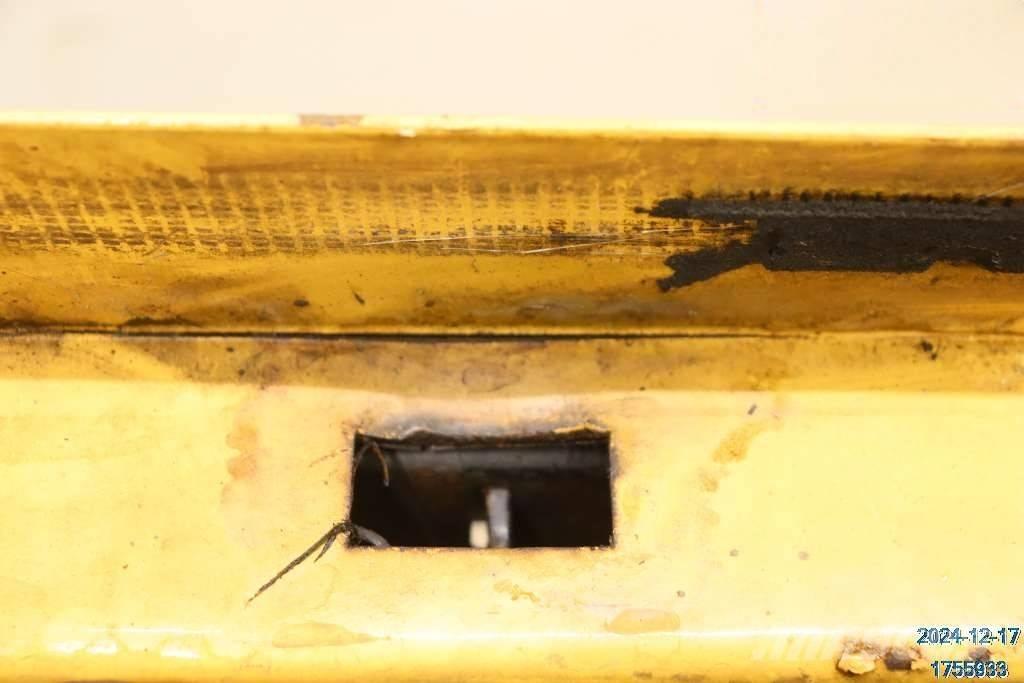 Ljungby L 12 Кабина