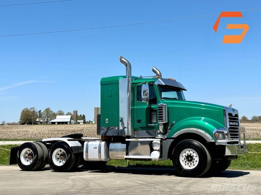 Mack TD713 Други