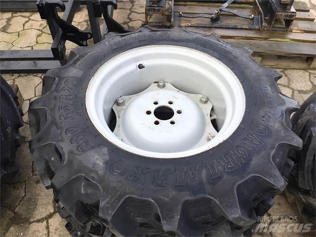 BKT 280/85R20 Колелета/Гуми