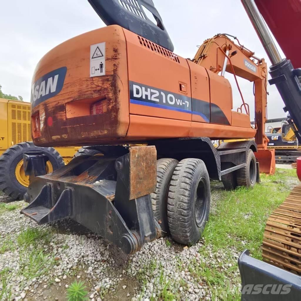Doosan DH 210 W-7 Колесни екскаватори