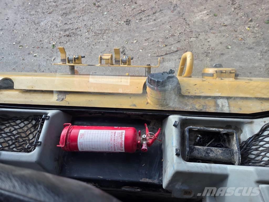 CAT D 6 N LGP Верижни булдозери
