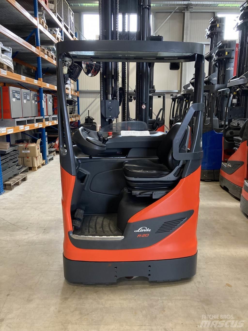 Linde R20HD Ретрак/ Високоповдигач с изместване на вилката напред