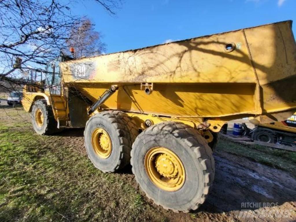 CAT 730 Дъмпери/моторни превозни средства