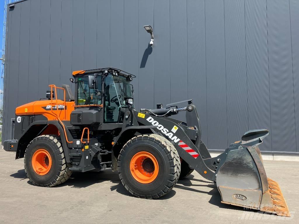Doosan DL 320-7 Колесни товарачи