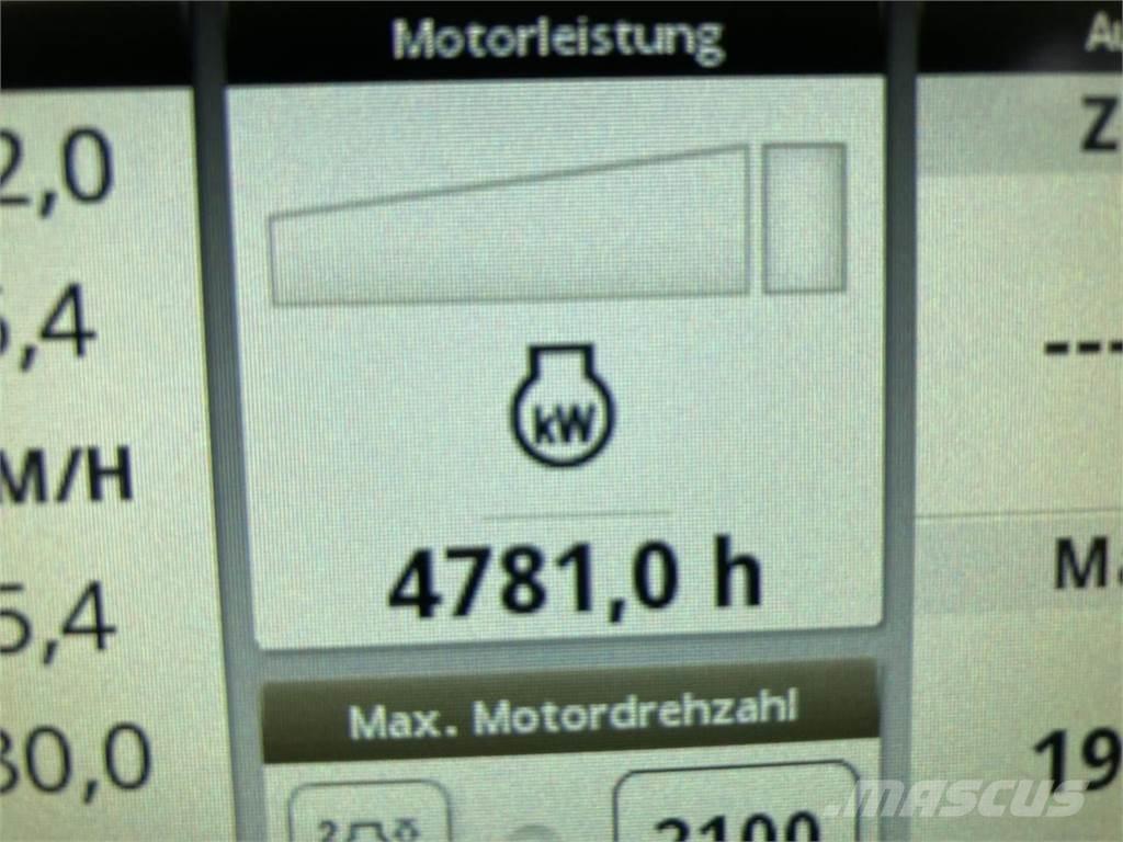 John Deere 6215R Трактори