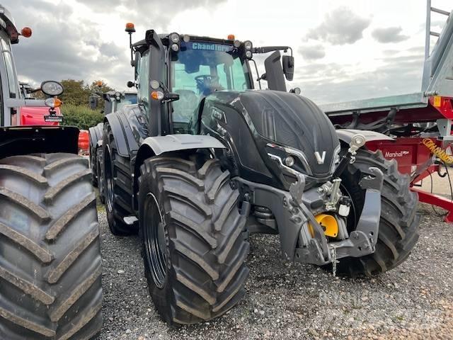 Valtra T215A Трактори
