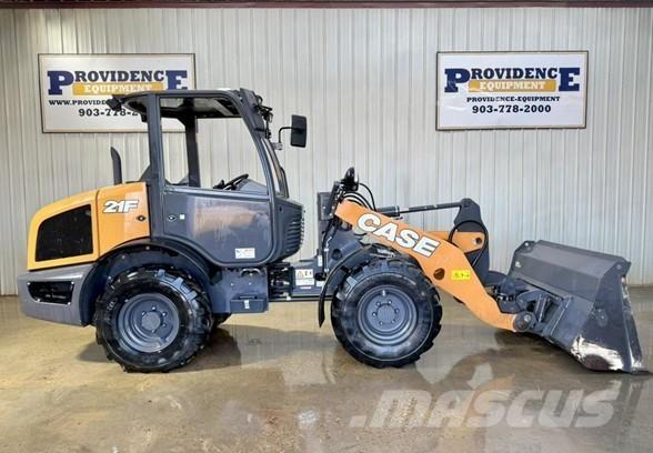 CASE 21F Колесни товарачи