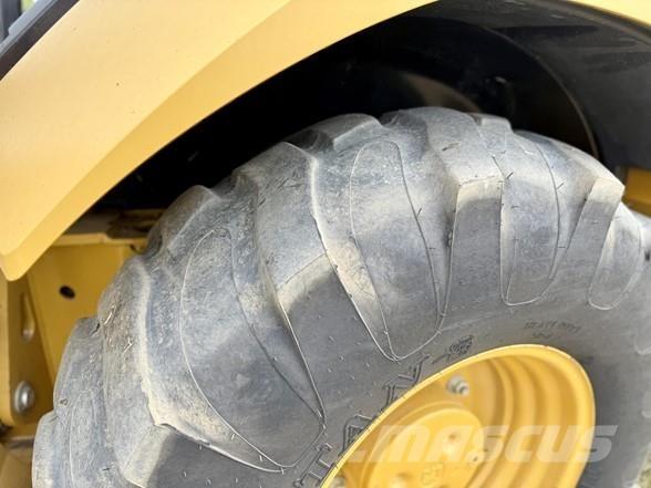 CAT 420F IT Товарач със заден ексватор