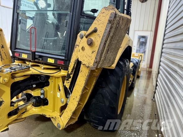 CAT 420F2 Товарач със заден ексватор