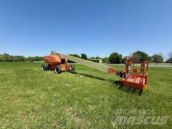 JLG 800S Телескопични повдигачи
