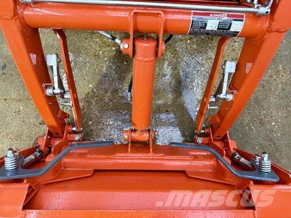 Kubota BX23 Товарач със заден ексватор