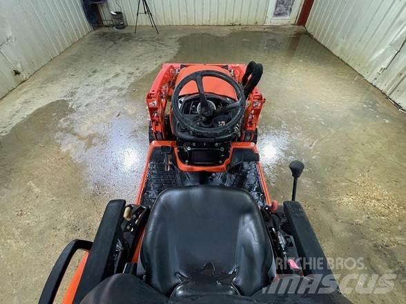 Kubota BX23S Товарач със заден ексватор