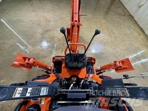 Kubota BX23S Товарач със заден ексватор