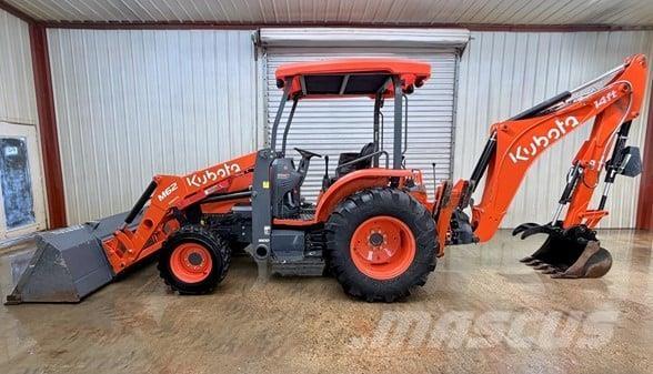 Kubota M62 Товарач със заден ексватор