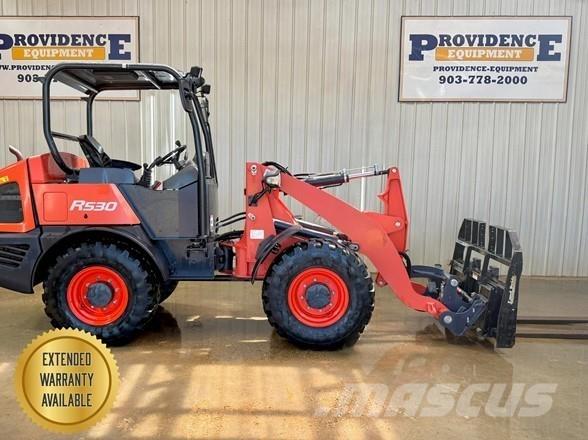 Kubota R530 Колесни товарачи