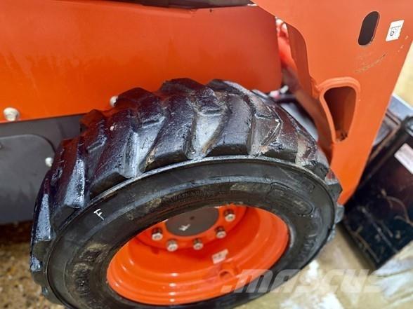 Kubota SSV65 Мини товарачи

