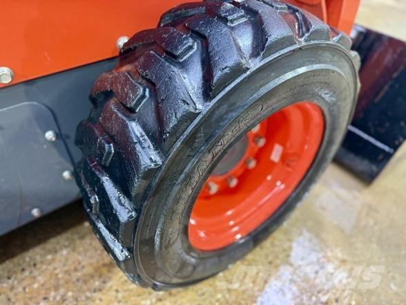 Kubota SSV65 Мини товарачи

