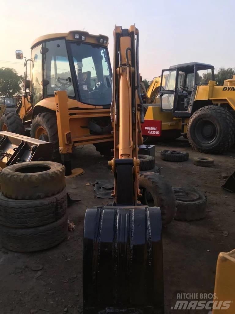 JCB 4CX Товарач със заден ексватор