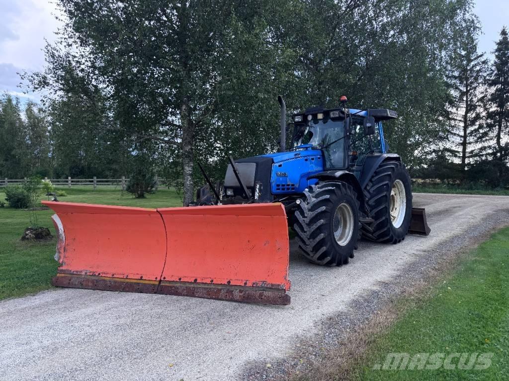 Valtra 8400-4 Трактори
