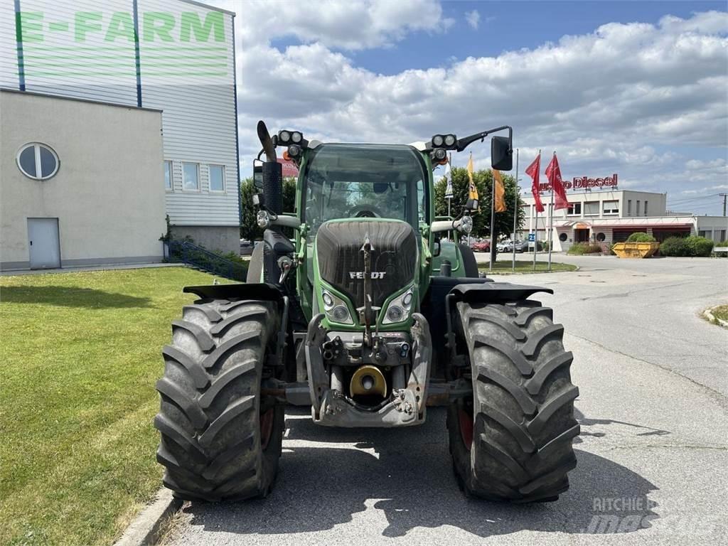 Fendt 718 vario Трактори