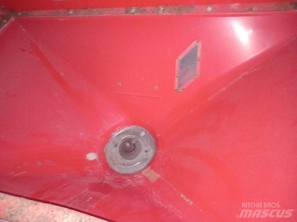 Kuhn MDS 732 M Пръскачки на торове