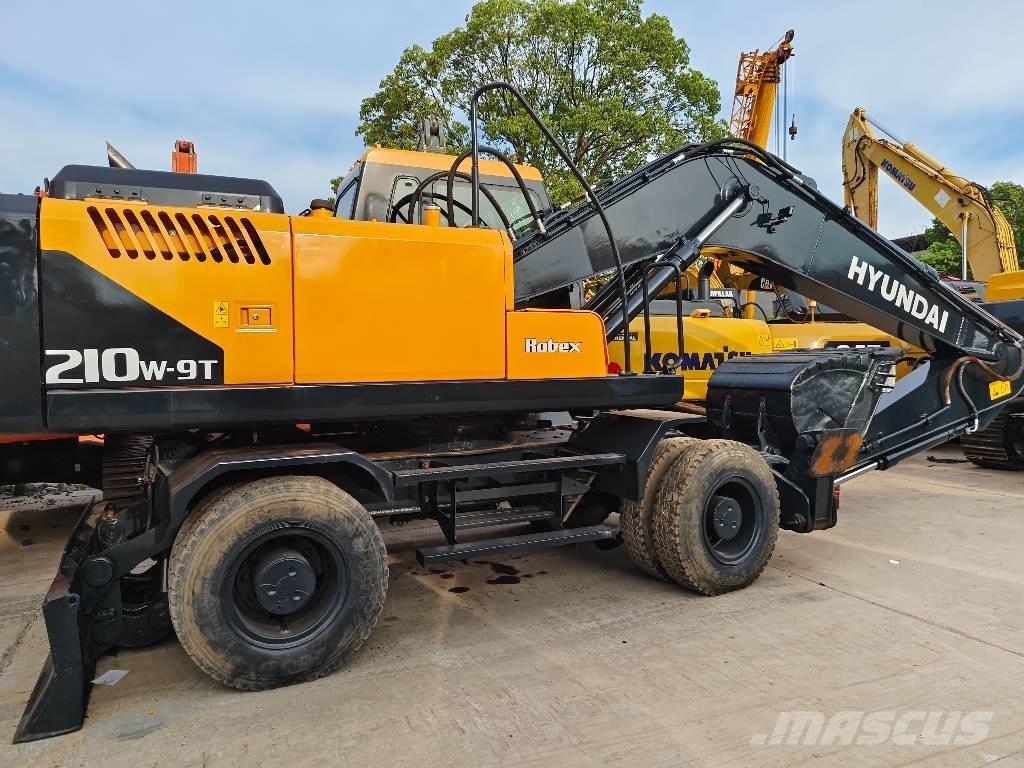 Hyundai r210w-9 Колесни екскаватори