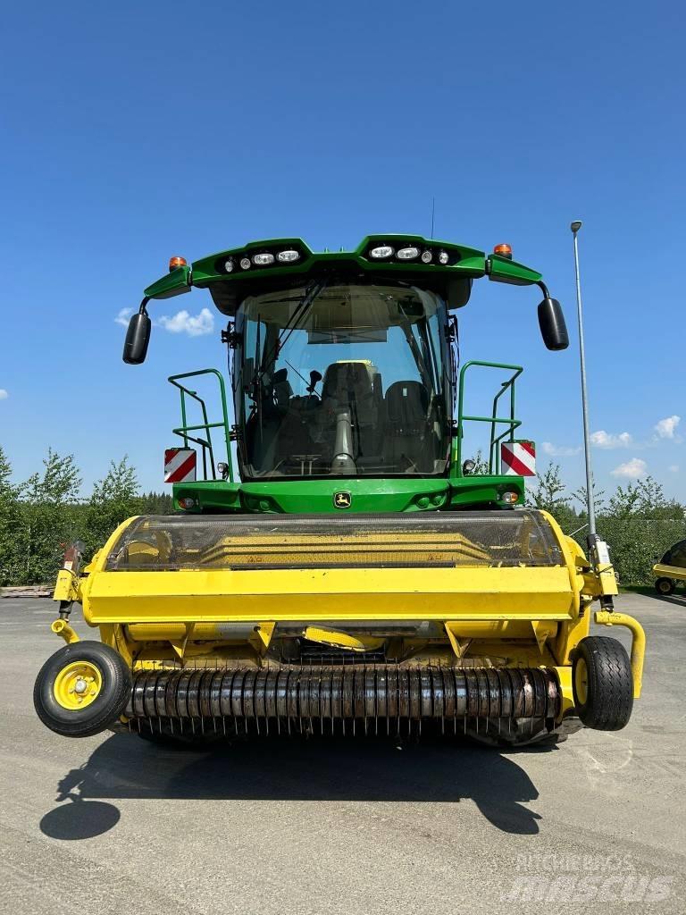 John Deere 8300i Самоходни фуражири