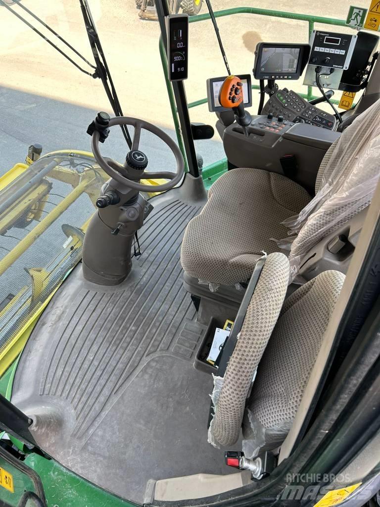 John Deere 8300i Самоходни фуражири