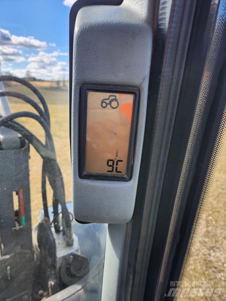 Valtra M 120 Трактори