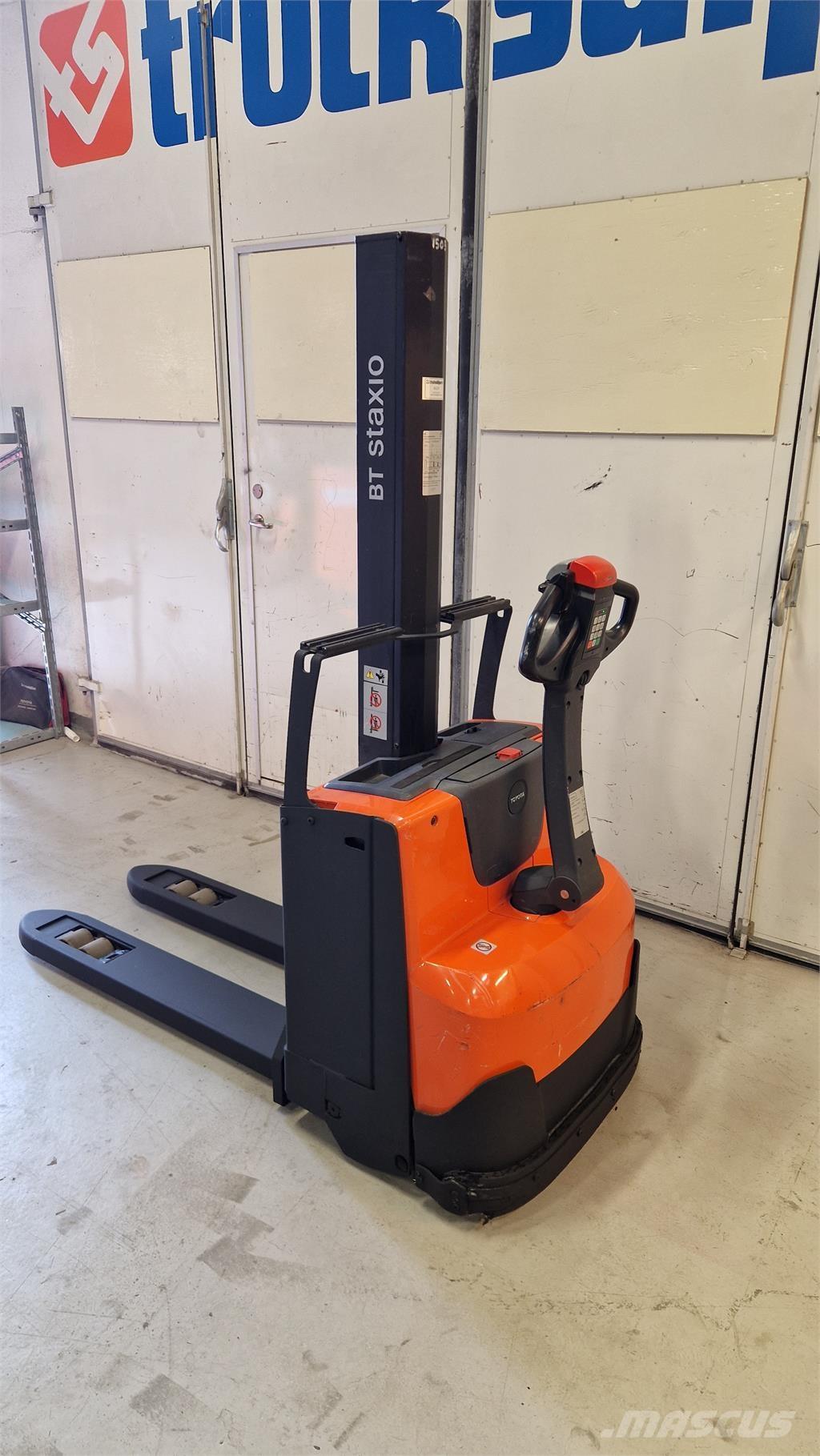 Toyota SWE080L Самоходни товарачи