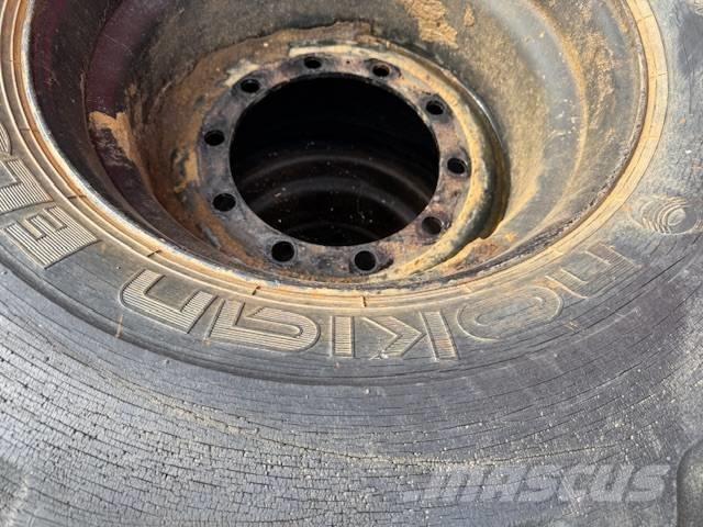 Nokian 600/50/22.5 Гуми