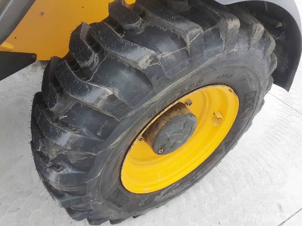 JCB 540-140     M329 Телескопични челни товарачи
