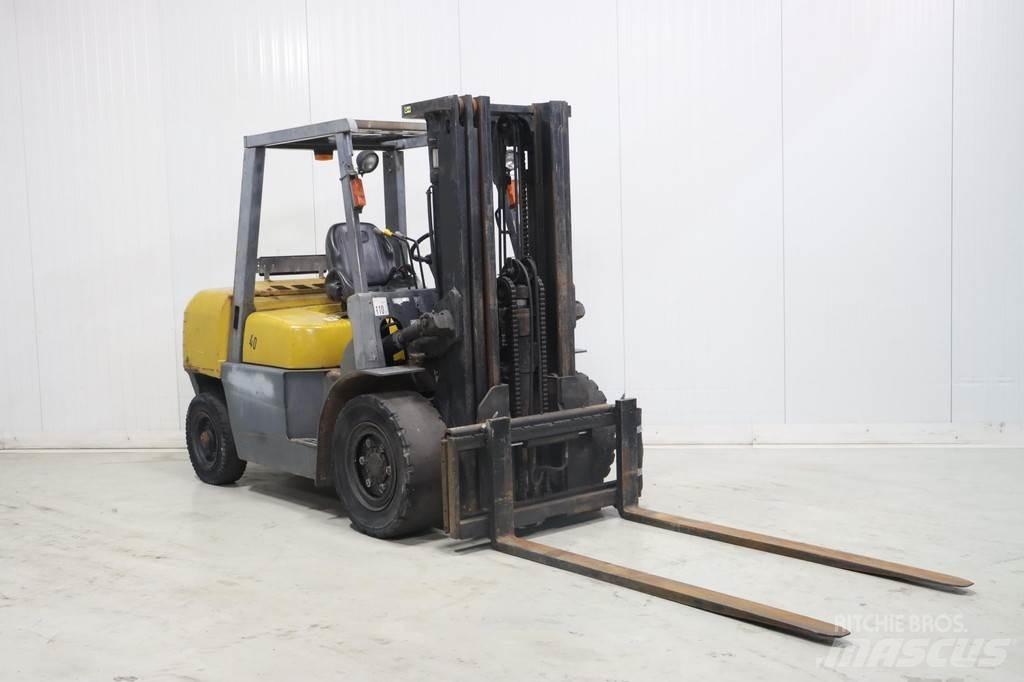TCM FD40T2 Дизелови камиони
