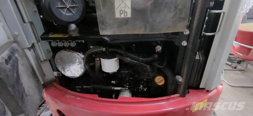 Takeuchi TB 325 R Мини екскаватори < 7 т