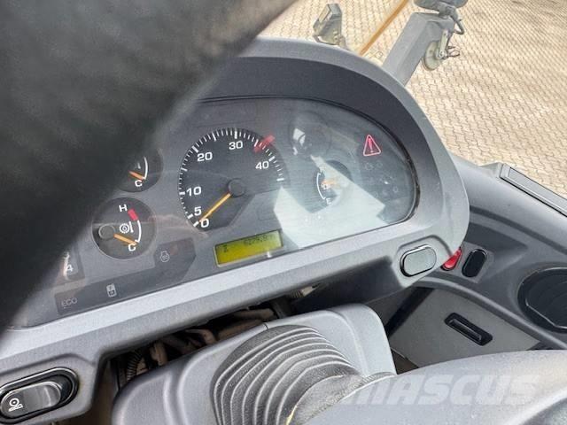 Komatsu WA 320 Колесни товарачи