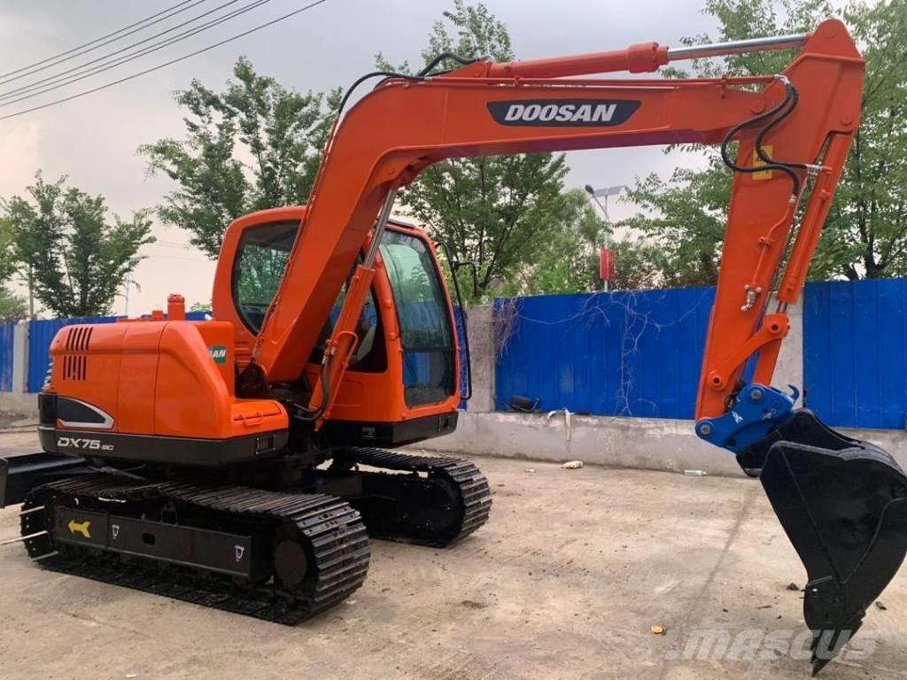 Doosan DX 75-9 C Средни екскаватори 7т - 12т