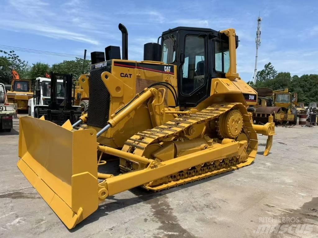 CAT D 6 M Верижни булдозери
