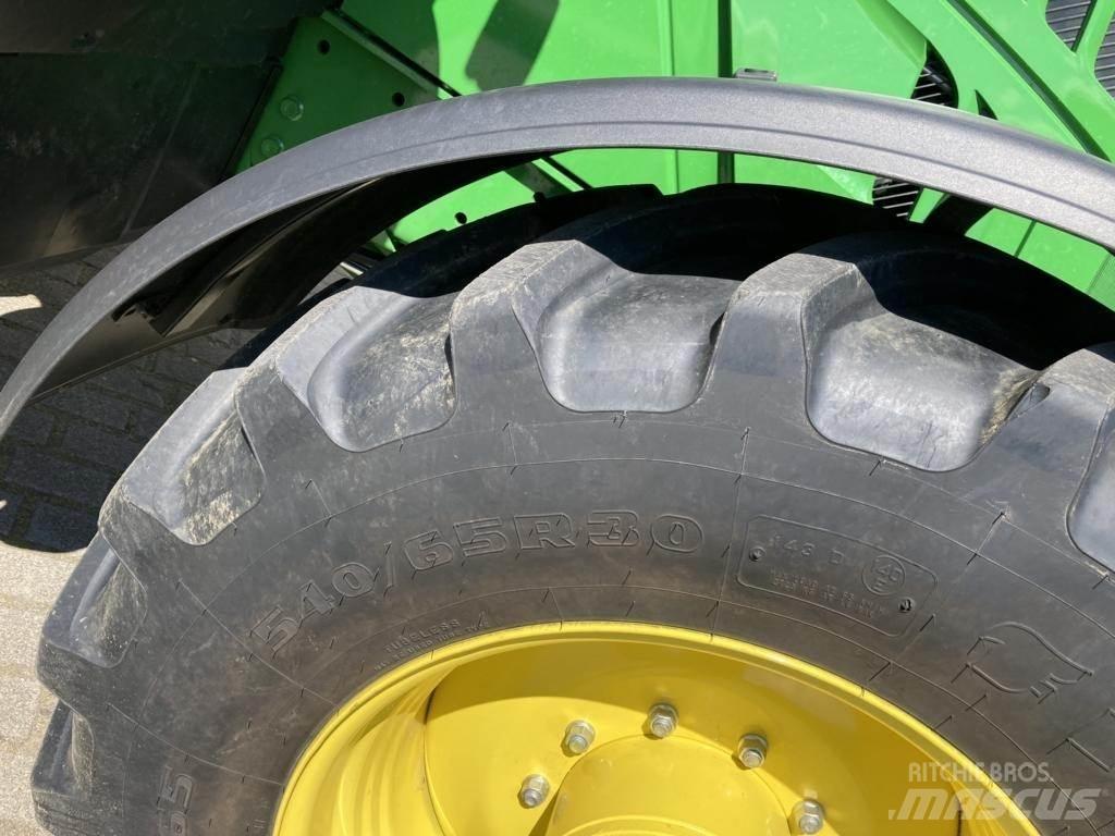 John Deere 6195M Трактори