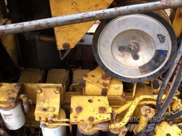 Komatsu d155a-3 Верижни булдозери
