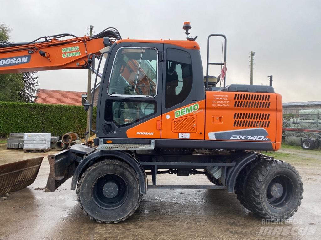 Doosan DX 140 W -5 Всъдеходни кранове
