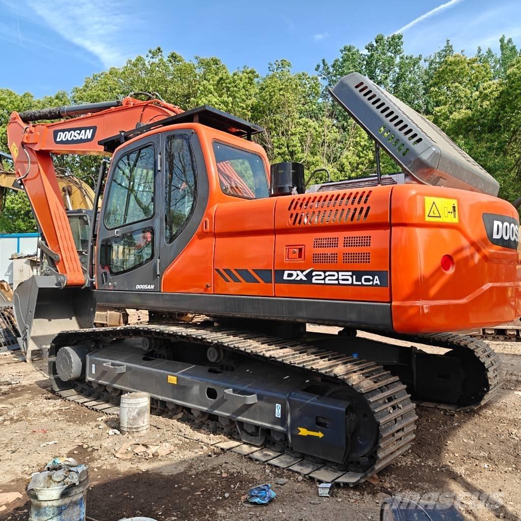 Doosan DX 225 LCA Верижен екскаватор