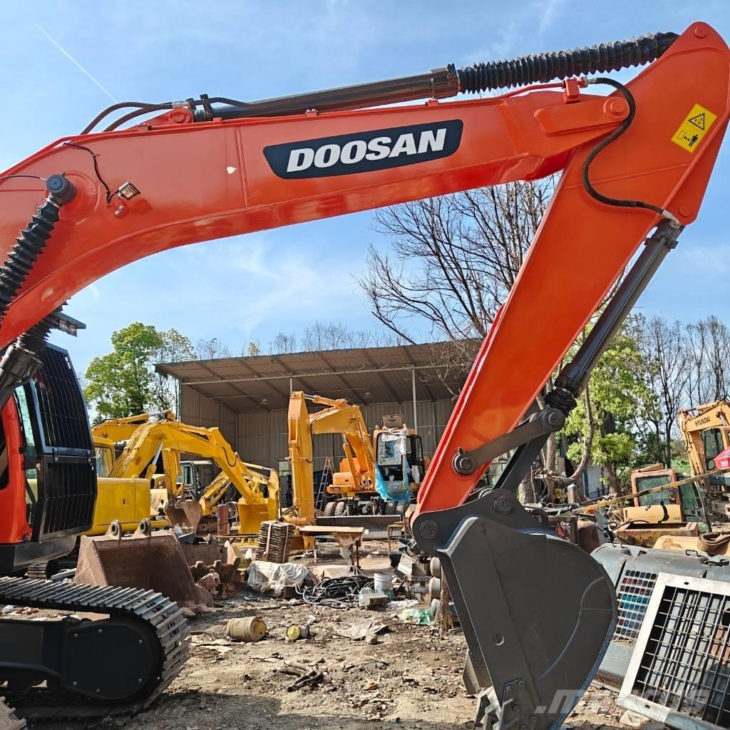 Doosan DX 225 LCA Верижен екскаватор