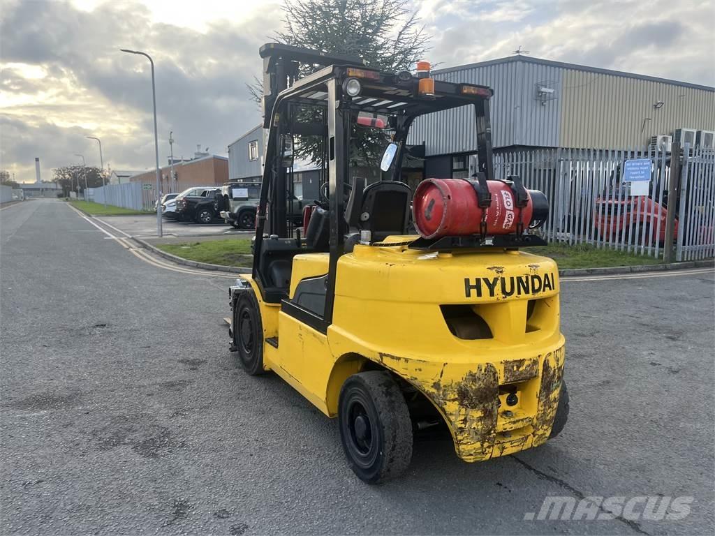 Hyundai 35L-7A Камиони с АГУ