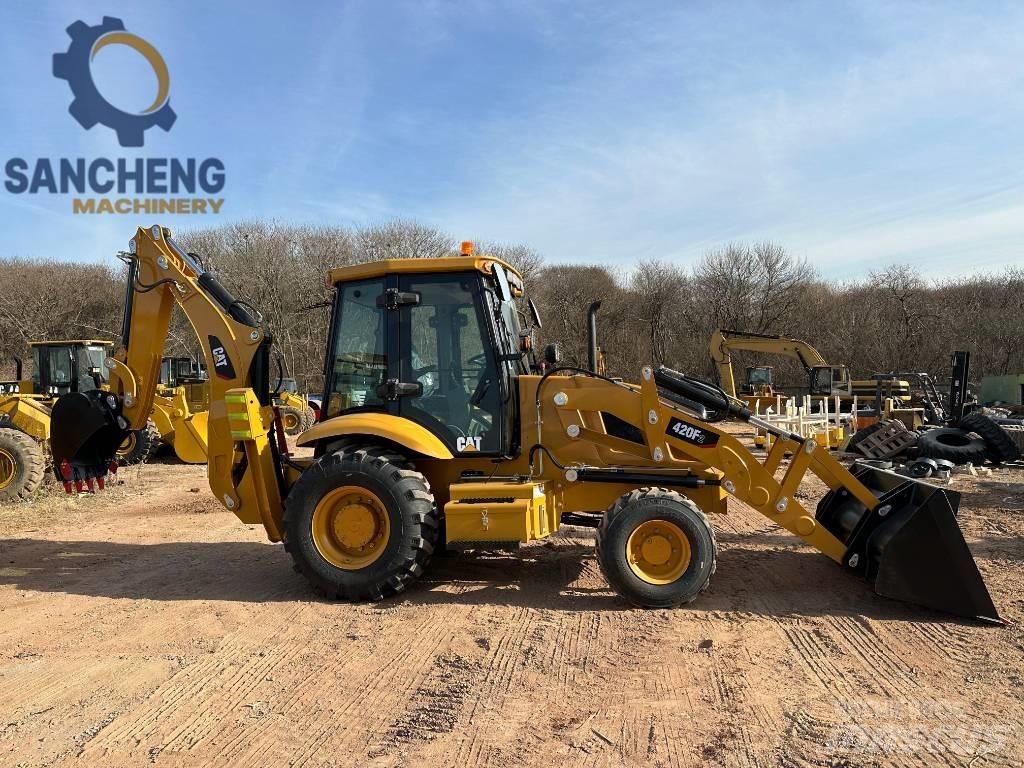 CAT 420 F2 Товарач със заден ексватор