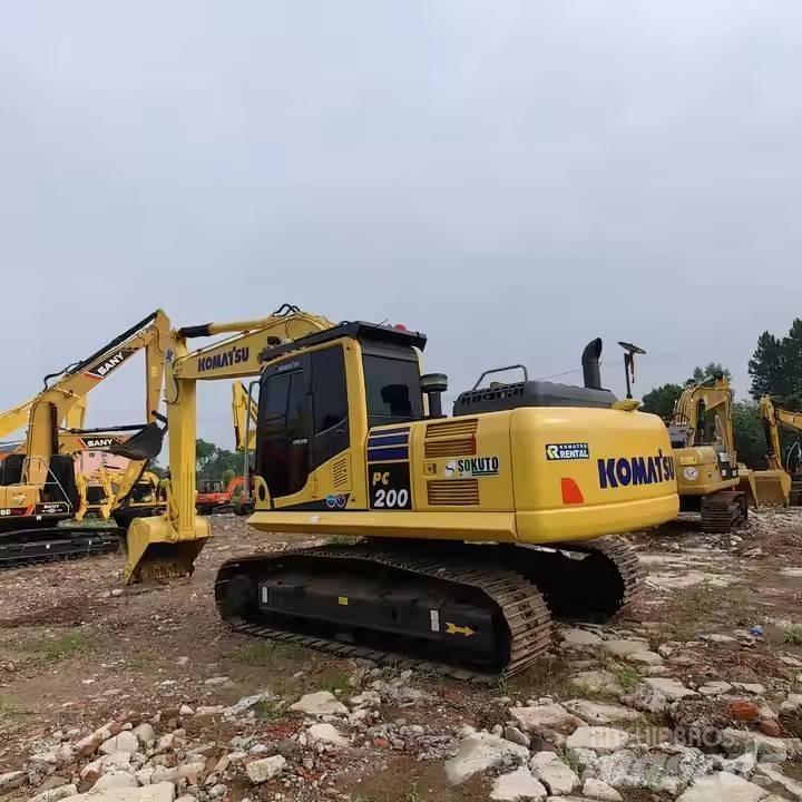 Komatsu PC200 Средни екскаватори 7т - 12т
