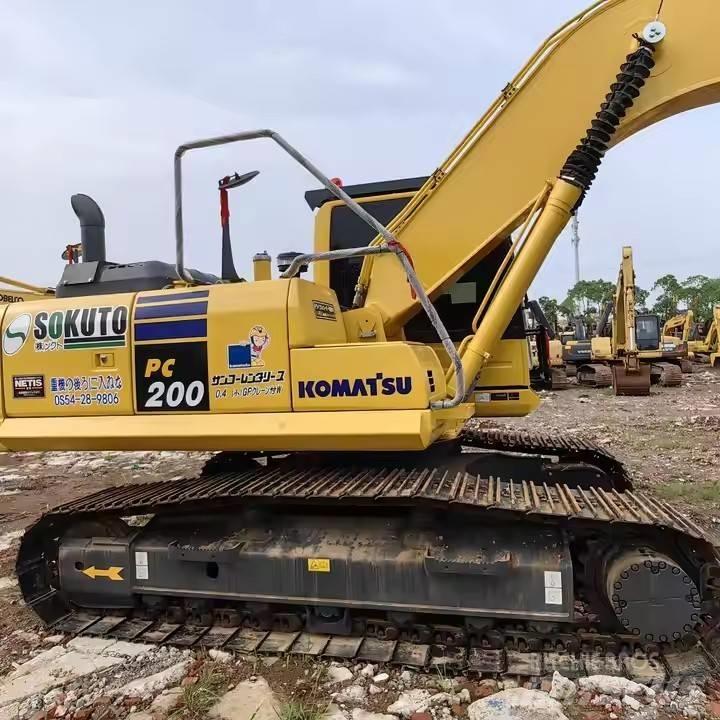 Komatsu PC200 Средни екскаватори 7т - 12т