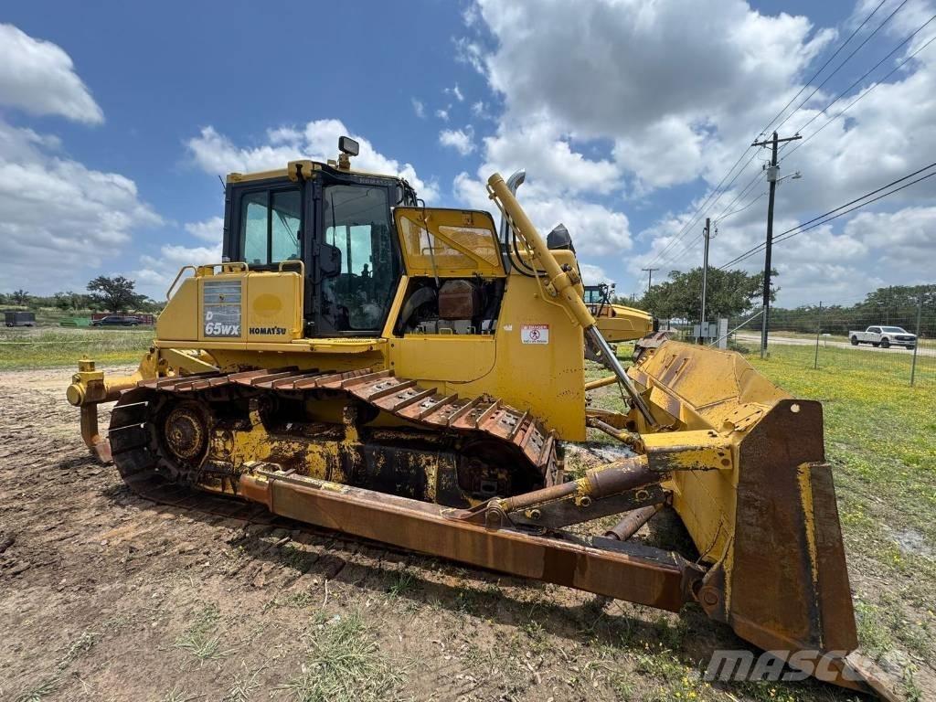 Komatsu D65WX-17 Верижни булдозери
