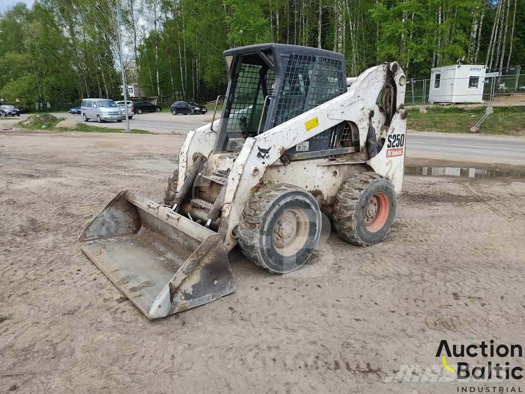 Bobcat S 250 Мини товарачи
