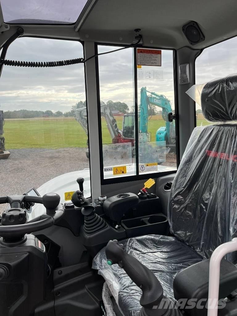 Takeuchi TB 370 W Колесни екскаватори